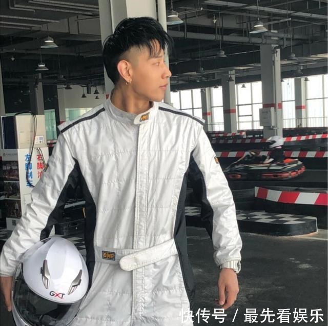 大男孩 气质满满、英俊潇洒的机车男孩，个性帅气连体机车服尽显狂野魅力！