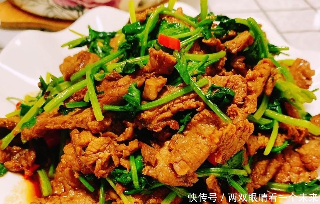 美食家常菜推荐:芥末手撕鸡,香菜小炒牛肉,农家小炒肉,超下饭