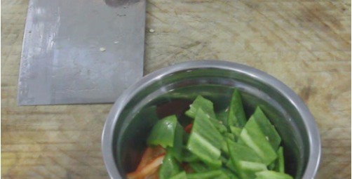 大厨手把手教你红烧豆腐的做法,嫩滑入味有诀窍,一看就会做