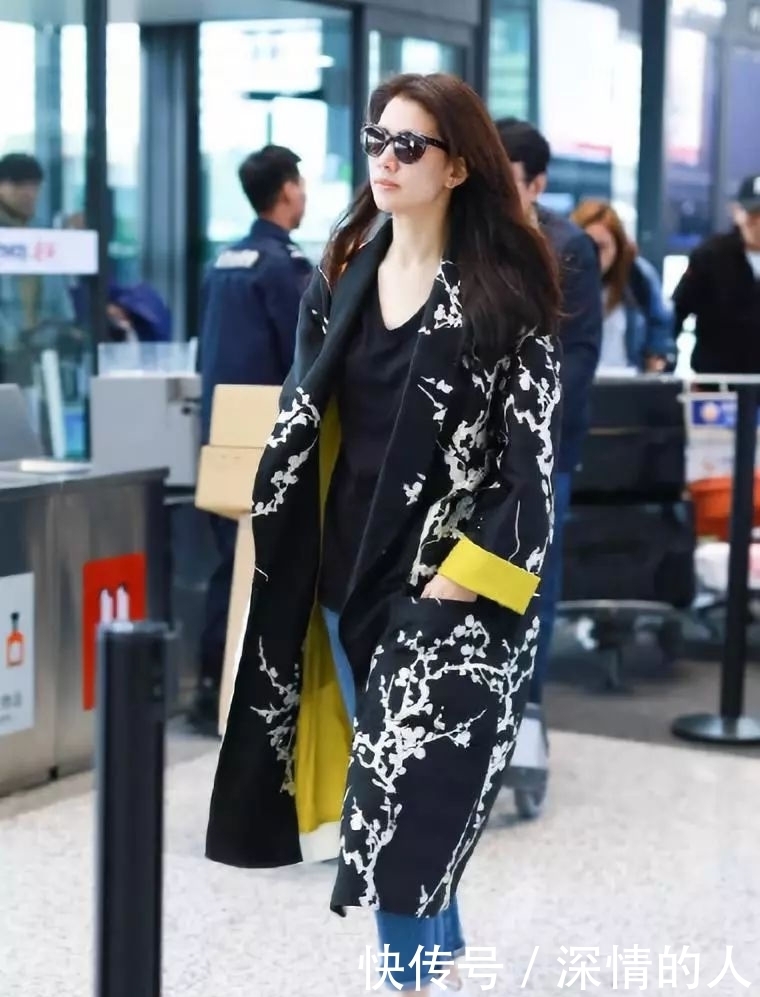 制胜|梁咏仪42岁都遮不住女神气质,波浪头+小西装简约制胜,太优雅