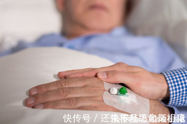 去世|亲人隐瞒病情，患者2个月后癌症去世，家属该不该告知实情？