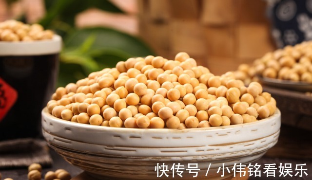 皮肤|吃水果能抗衰老?皮肤科医生:2种食物也可多吃,或可消除皱纹