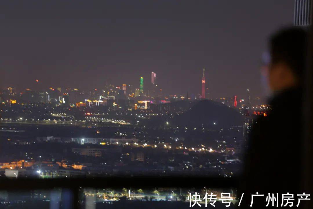 居所|大师手笔！这套CBD顶复，才是打开塔尖居所的正确方式