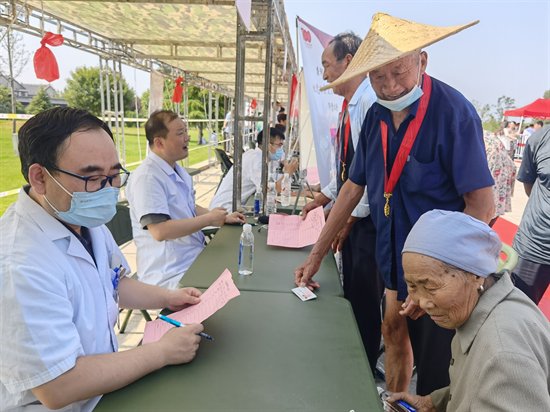 义诊|情系革命老区 山大二院自主择业干部医疗队赴临沂开展义诊活动