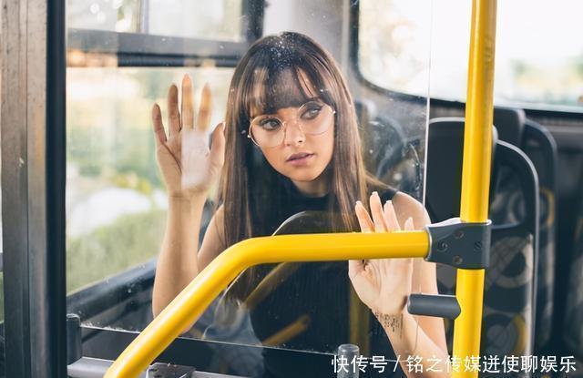 炫耀|越是没出息的人,越喜欢炫耀这三样东西,却不知被人看不起