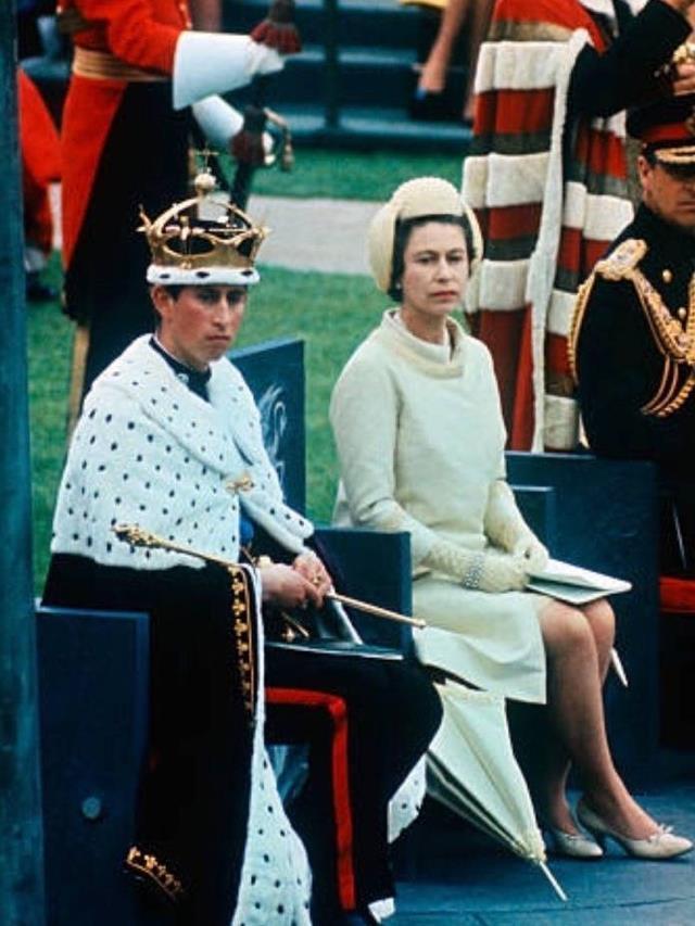 睡着|有妈的孩子像块宝:70岁查尔斯看球睡着,92岁女王微笑不忍叫醒他