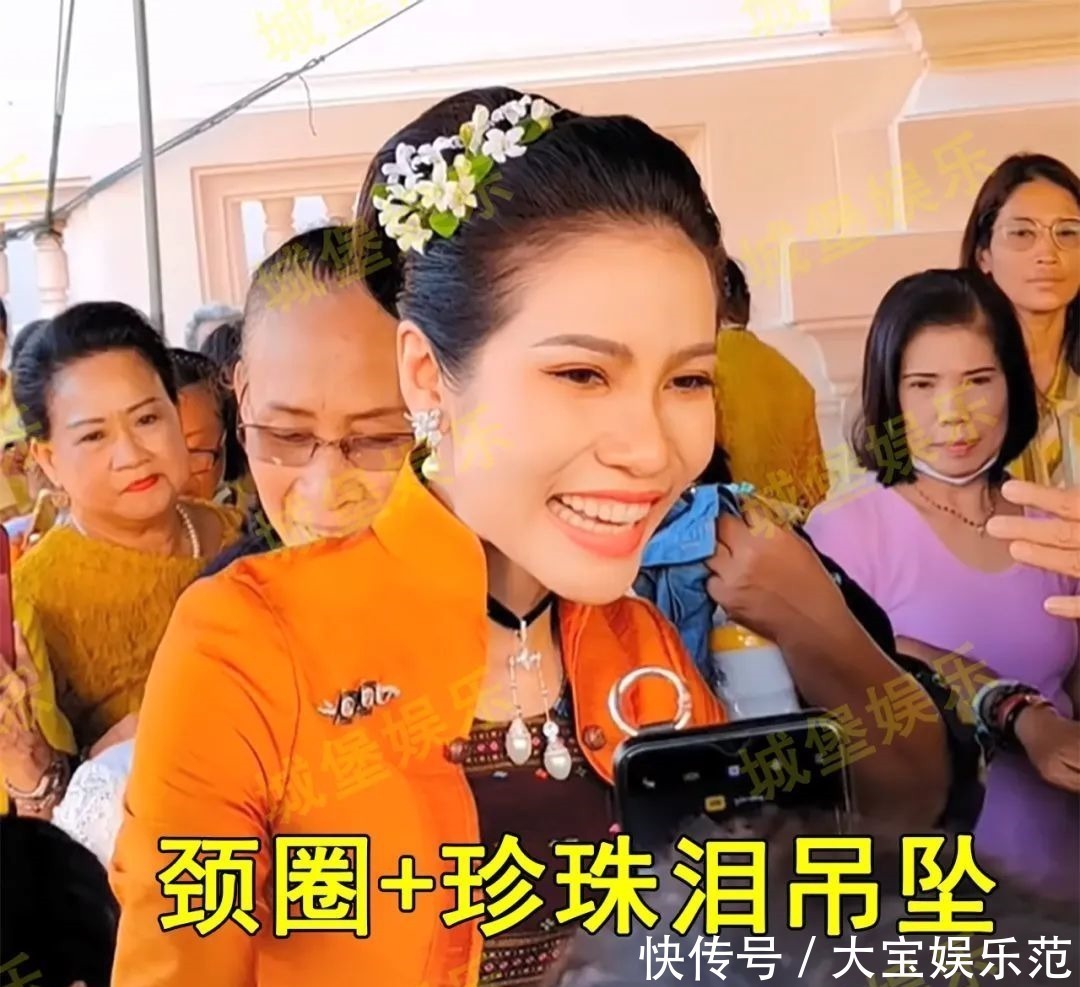 西拉米|诗妮娜贵妃开创先河,首次戴颈圈挂上“珍珠泪”,时髦感远超王后