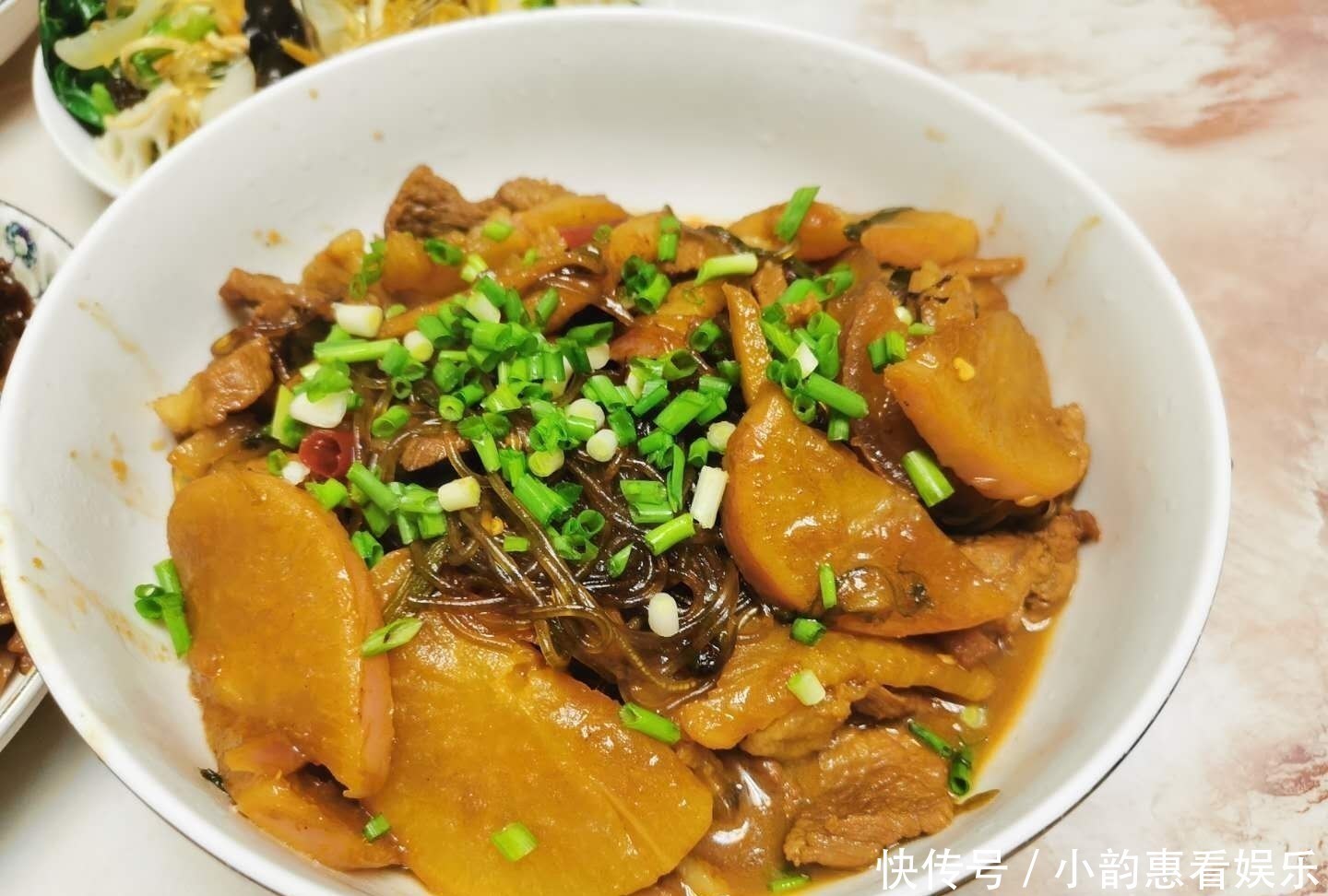 朋友圈|小姑子一家光临,弟妹做的8菜1汤在朋友圈火了,网友:真舍得