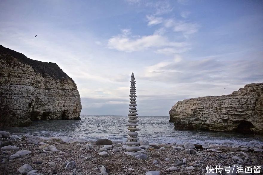 詹姆斯|艺术家用石头和树叶“作画”,网友直呼:太解压,治愈强迫症