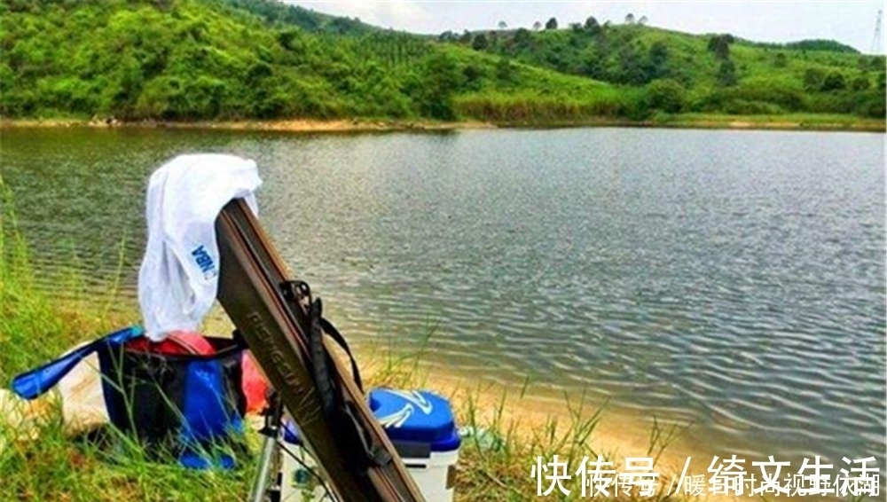 吃铅量|夏季钓大鱼,该用这种钓法了,钓组增加一个铅坠,适合钓刮风活水