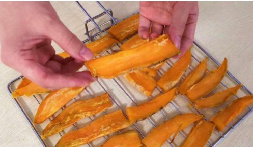 红薯简单这样做,实在太好吃,不用煮,不油炸,比大鱼大肉都解馋