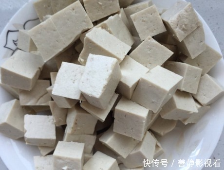 搭配|麻婆豆腐正确做法,下锅炒前多做这1步,豆腐嫩滑入味,回味无穷