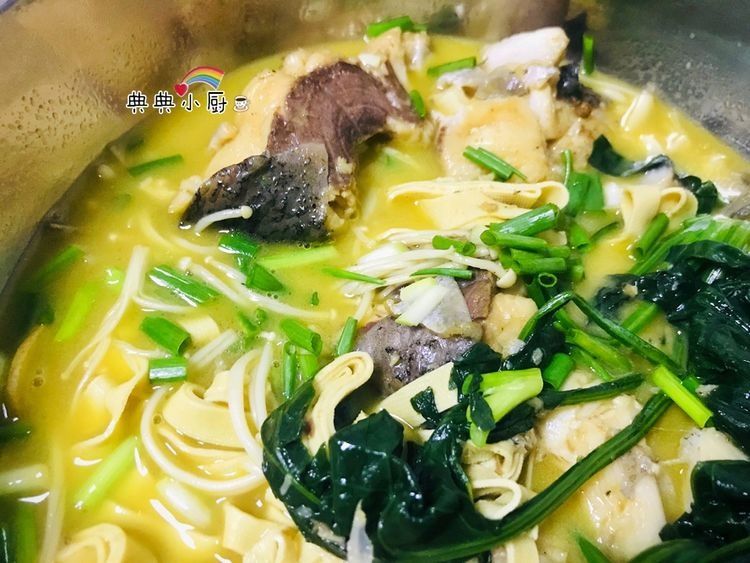 鱼不红烧，用来做火锅，又是一道冬日美味