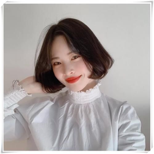 春夏季节，选择这5种“初恋”短发，美出新高度