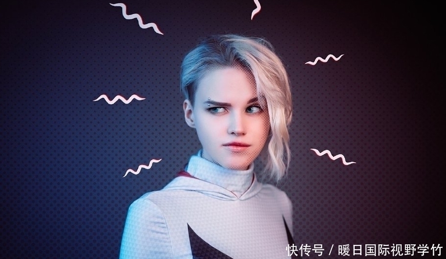 萌妹|俄罗斯萌妹:胶衣cos各种动漫角色,阿宅们却好奇为何会鼓包?