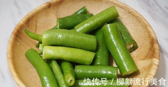 风味|独特风味烧椒鳝鱼,口感脆嫩,咸香下饭,2碗米饭不够吃!