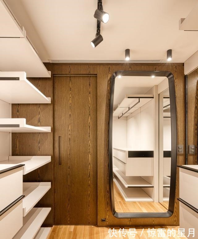 套房子|卖掉大平层,换这套160复式,客厅挑空4.5米,楼上楼下动静分离!