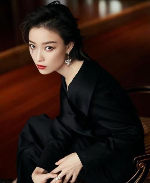 卷发|今年最心动的5款发型,超显脸小还不挑人,给你的气质加分