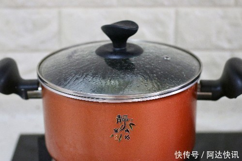 速冻水饺是开水下锅还是冷水下锅怎样煮不破皮来,统统告诉你