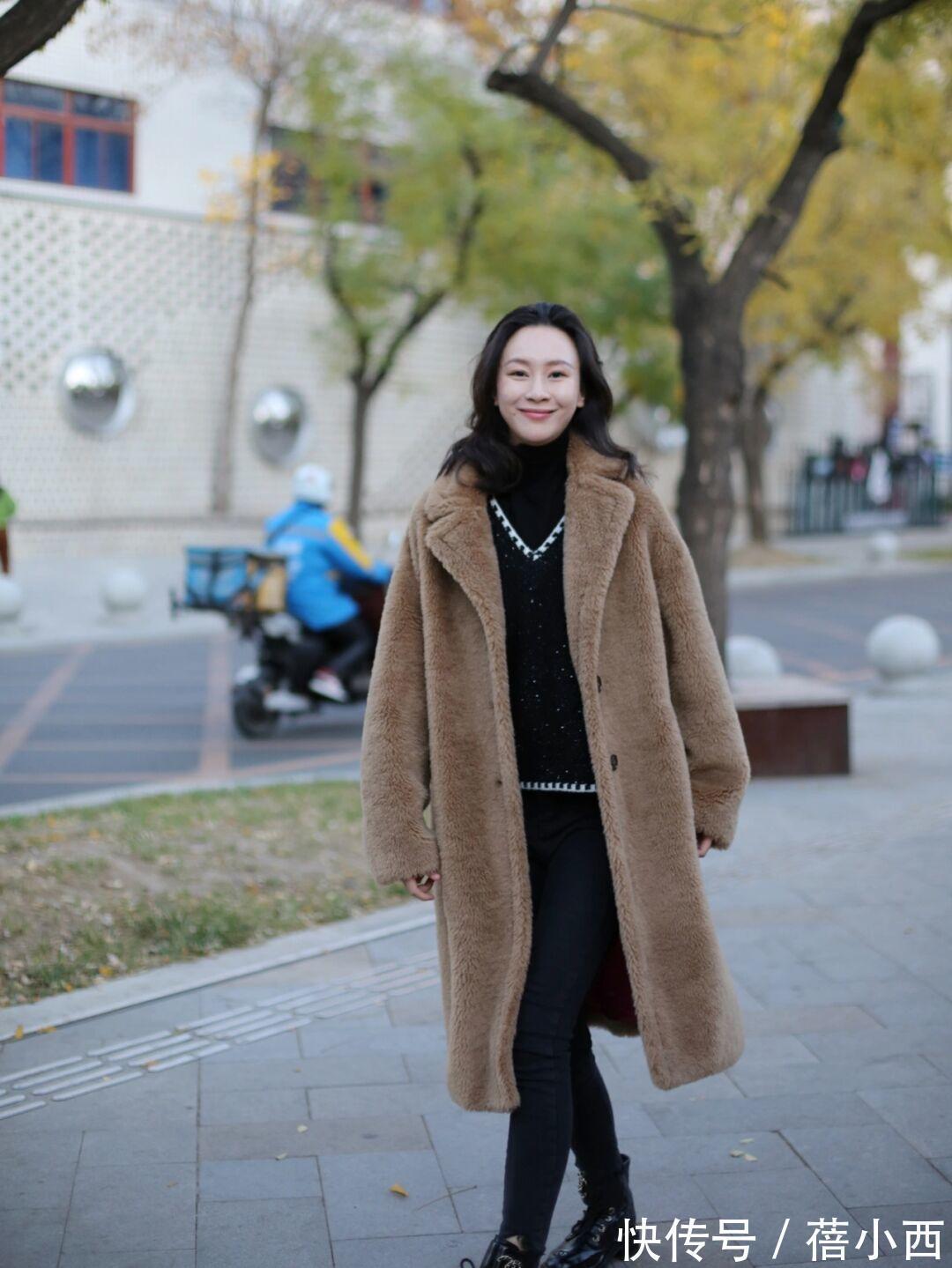 纯白色|冬天穿啥保暖又时髦?有这5款“羊羔毛外套”就够了,全身暖洋洋