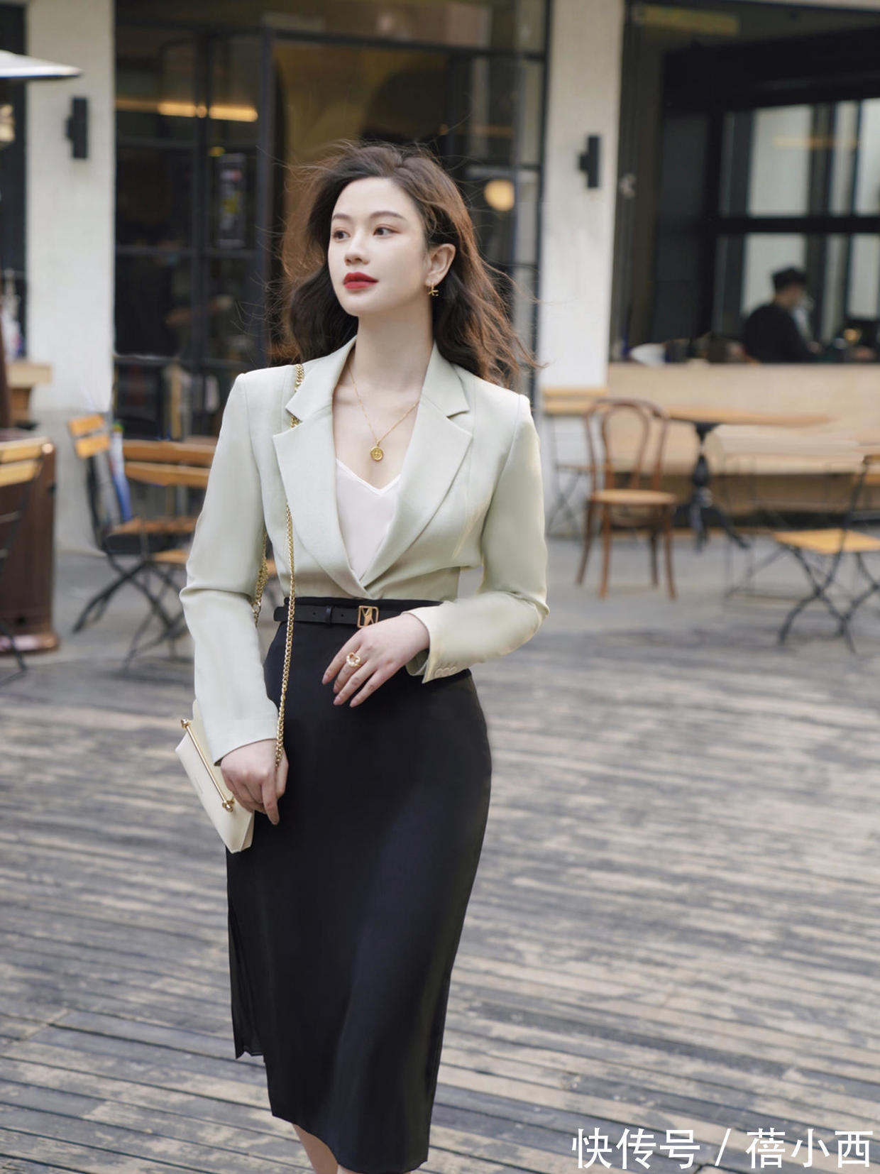 穿搭 优雅女人的穿搭法宝,半身裙搭配你get了吗?轻松塑造高级感