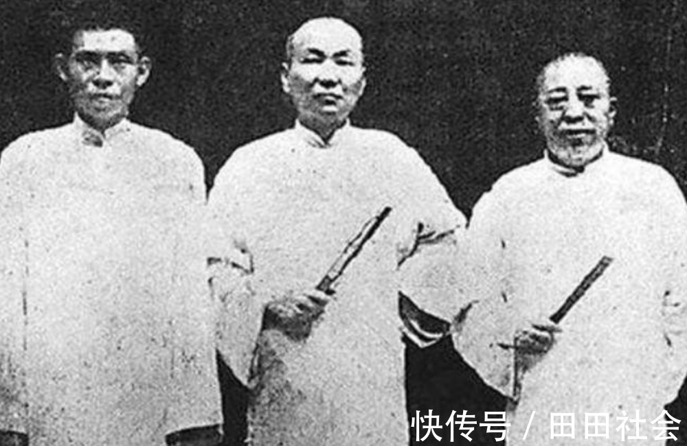 杜月笙!杜月笙一生散财无数,真落魄时却借钱困难,唯他立马甩出百万支票