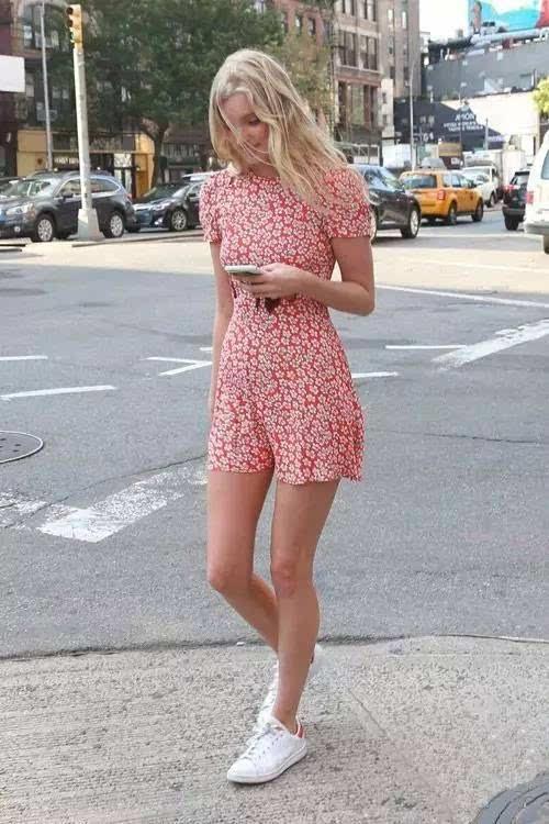 年轻的心 入秋后先别着急买靴子,今年流行这种鞋,舒适耐穿不累脚