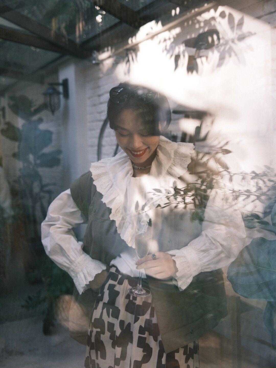 衬衫儿 谁能拒绝娃娃领衣服的魅力呐?用它做内衬,就是赢在起跑线上了