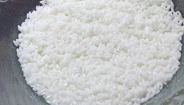 辣椒油|大米新吃法,不熬粥不用蒸,晶莹剔透,做法简单,大人小孩都爱吃