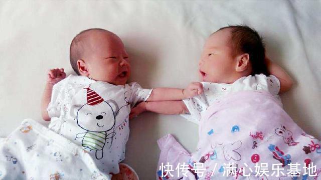 顺产|26岁产妇顺产双胞胎,护士抱来孩子,爸爸吓得大声叫医生