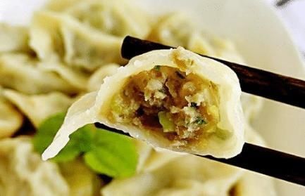 脆嫩|包萝卜饺子，萝卜需要焯水吗？教你正确做法，饺子脆嫩鲜香超好吃