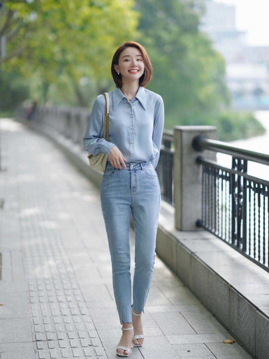 平底鞋|秋季,“衬衫”的高级穿搭是这样的,简约利落又有气场,美得高级