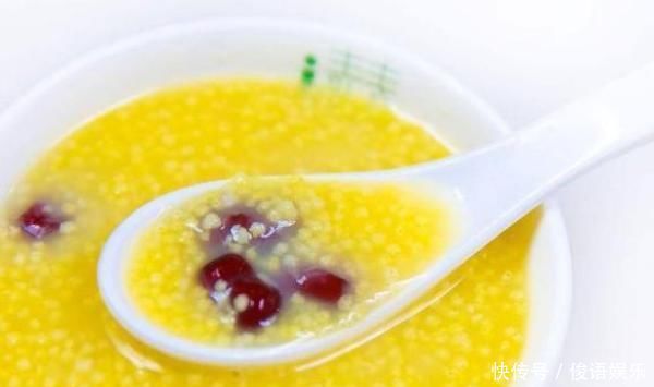 喜歡喝小米粥的人，加上這4種食物一起煮，氣血足了，睡眠也好了