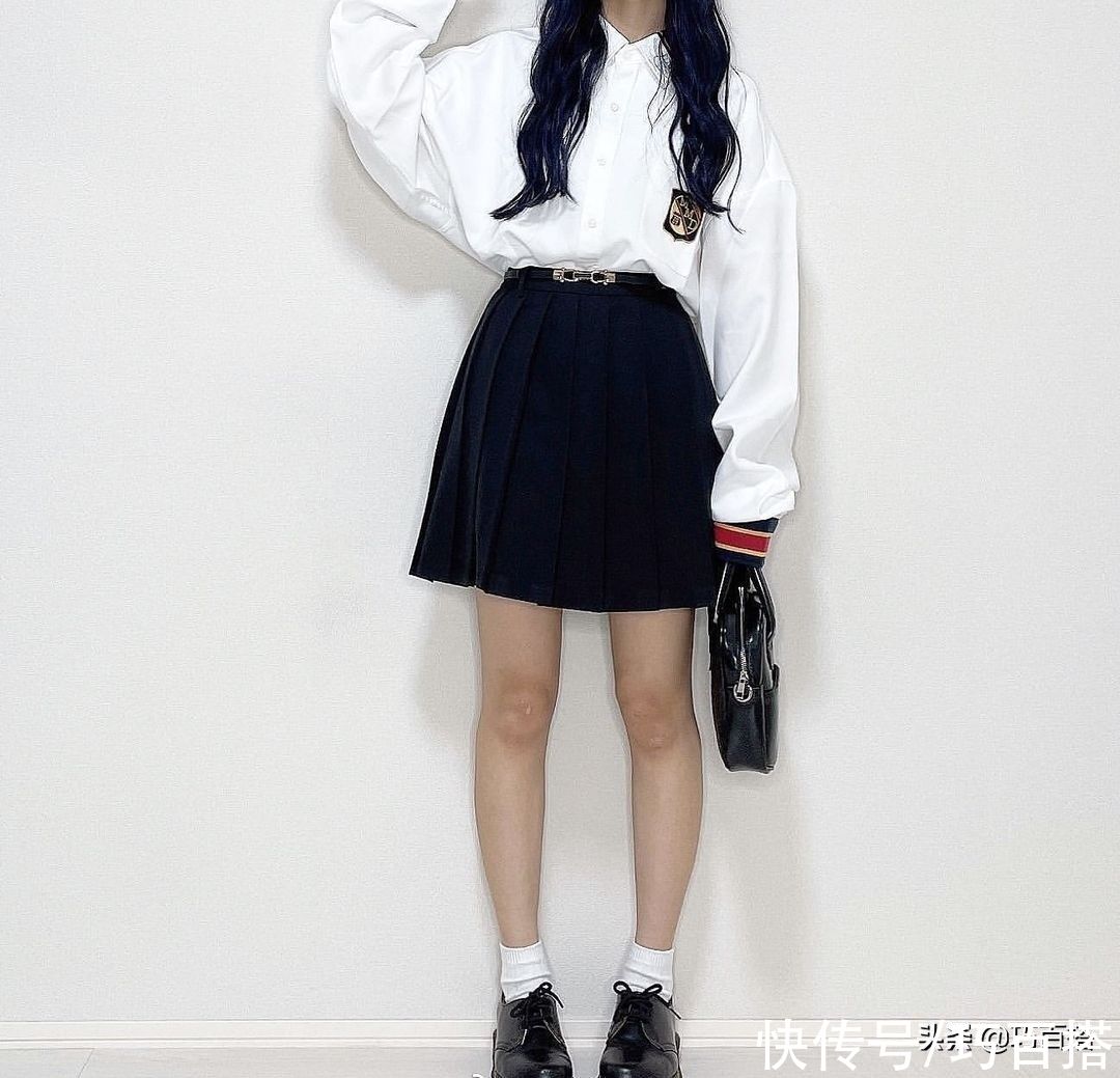 身形|趁树叶还没变黄，再来一波以黑白为主题的穿搭吧！保证让你很满意