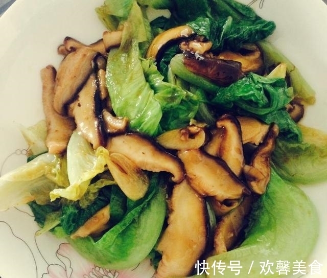 美食推荐:香煎五花肉,蚝油香菇生菜,五香熏鲅鱼的做法