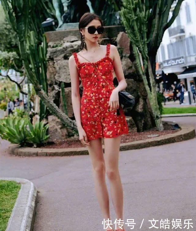 还在嫌弃碎花裙土气教你3招碎花穿出高大上,明星都上头