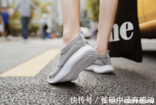 拖鞋|小米推「空调鞋」!不到百元硬刚Yeezy,穿上降10℃比拖鞋还透气