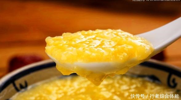 熬小米粥时，最忌讳直接下锅煮！大厨牢记3点，米油厚，特香稠