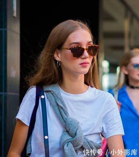 叠穿 必学!初秋针织衫的“个性叠穿”法,穿衣小白瞬间晋级时髦精!