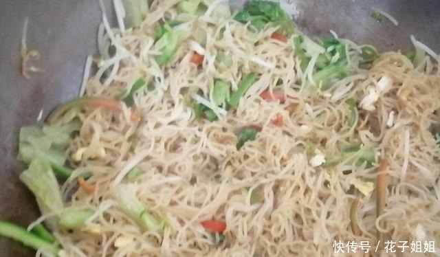 在家里炒米粉,为什么没有路边摊好吃,加这样比它好吃百倍