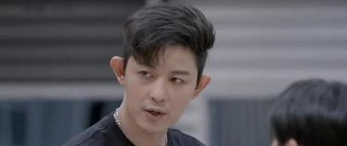 林志炫|《哥哥》二公，林志炫不小心“摔”进前4，他却拿到了“烦人卡”