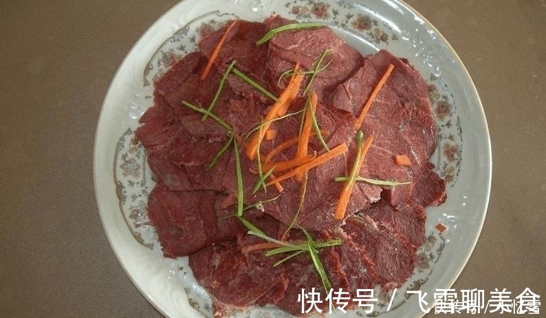 炖菜|周末家庭聚餐,老妈嫌在外面吃太破费,做了11菜一汤,吃个精光