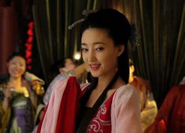 女人|吕雉为什么非要把戚夫人弄成人彘?这两个女人的心机有多可怕?