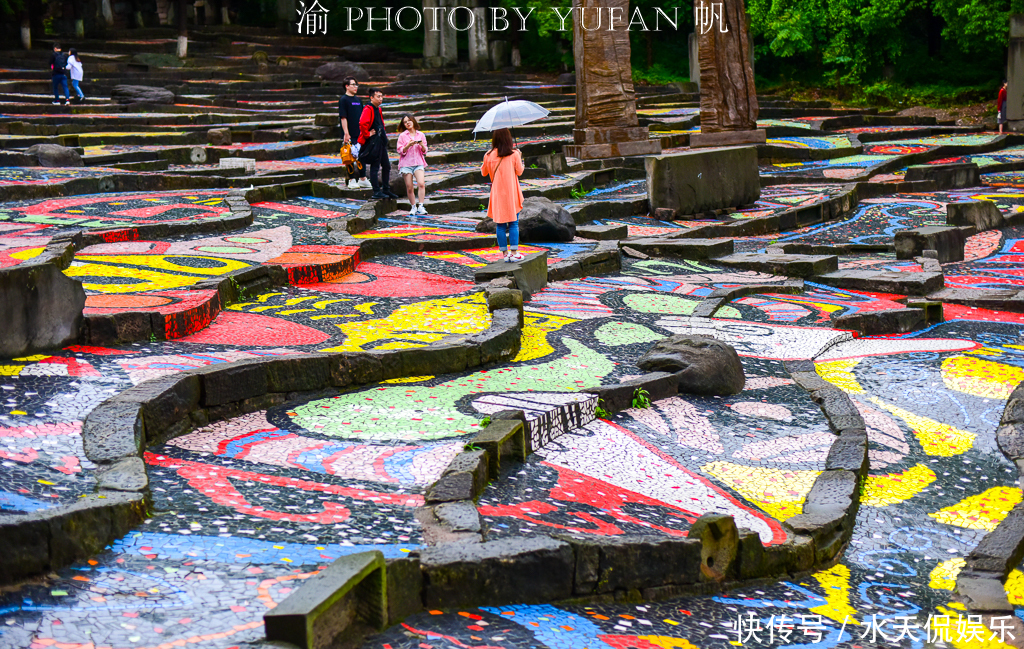 波浪公路|中国最具特色的校门，波浪路、彩色梯田、古堡，已成著名网红景点