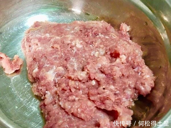 女孩|女孩的爱“这一口”,每隔几天买5斤,捏一捏蒸一蒸