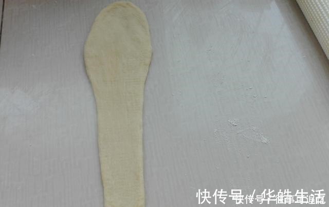 想吃面包不用买，做法很简单，蓬松暄软还拉丝，放三天也不硬！