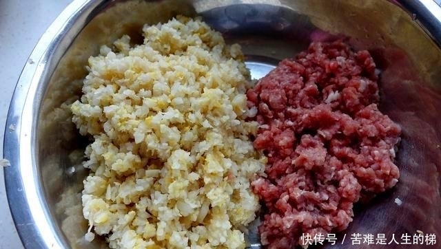 调饺子馅时,“此2样”不能乱放!面点师:如此做饺子又鲜又好吃