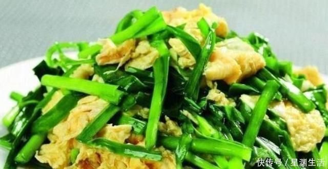 韭菜|韭菜炒鸡蛋,先炒韭菜还是先炒蛋?行家都这么炒,鲜嫩翠绿营养高
