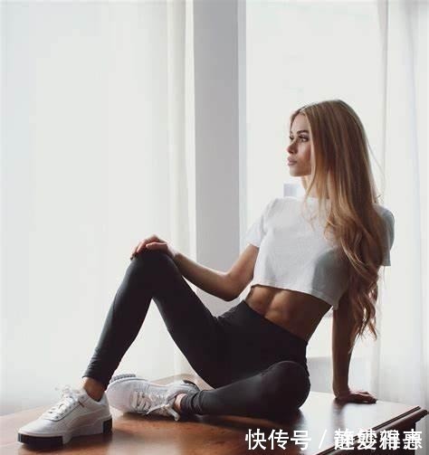 性感|她是最性感的DJ之一,身材曲线柔美挺拔,健美身姿更是仪表非凡