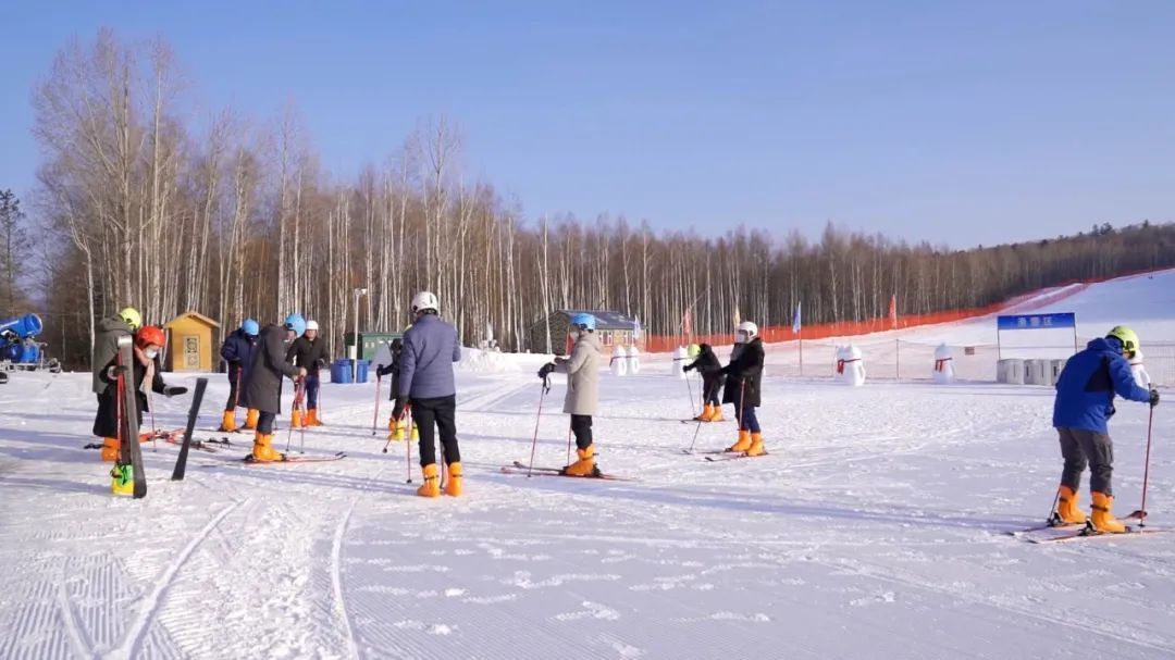 冰雪|安图县冰雪旅游调研组调研冬季旅游项目